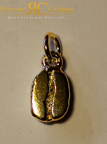 Coffee bean pendant solid - in,