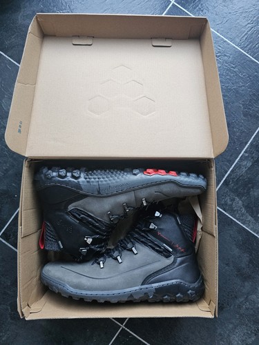 Vivobarefoot tracker decon - vivobarefoot,