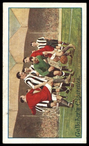 Gallaher footballers in - 'footballers,