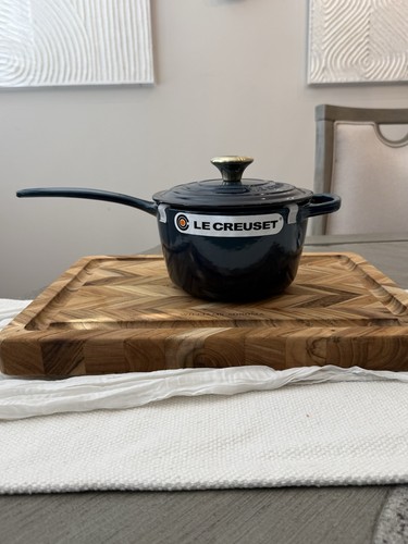 Creuset signature cast iron - signature,