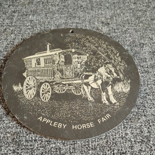 Vintage round decorated slate - round,