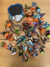 Skylanders  Figure Bundle (31 Figures) & Launch Pad