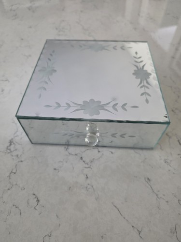 Jewellery box mirrored - jewellery,