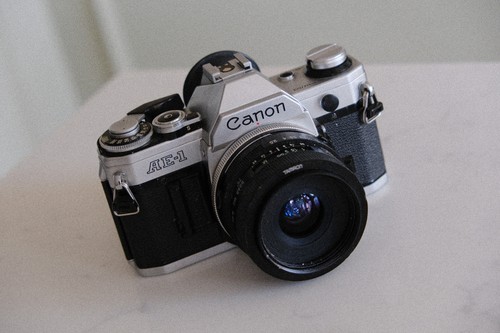 Canon 35mm slr camera - 35mm,