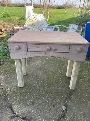 Solid wooden dressing table - wooden,