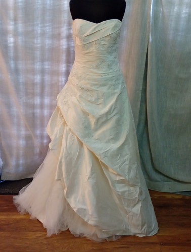 Wedding dress size - , ivory