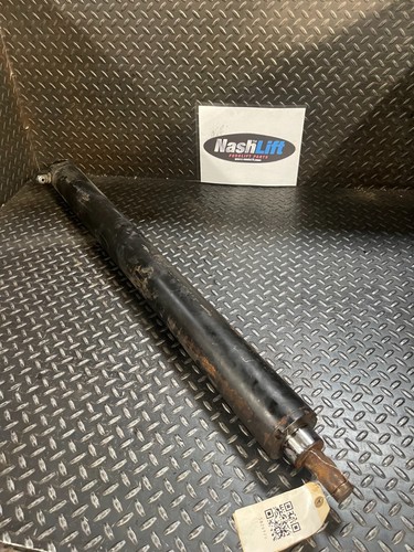 582692 cylinder lift fits - -,