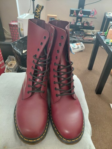 Martens oxblood size 13 10 - dr.,