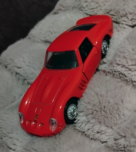 Maisto ferrari 250 gto street - 250,