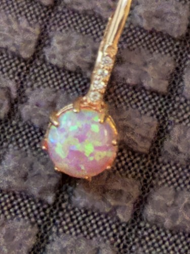 Simulated pink opal - pink,