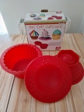 Silicone Giant cup cake  baking mould very good condition Used twice only.