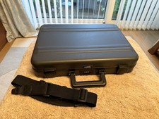 Zero Halliburton Aluminium