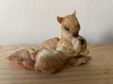 Kissing Squirrel Figures