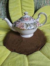 🐞Royal Albert- Paragon-