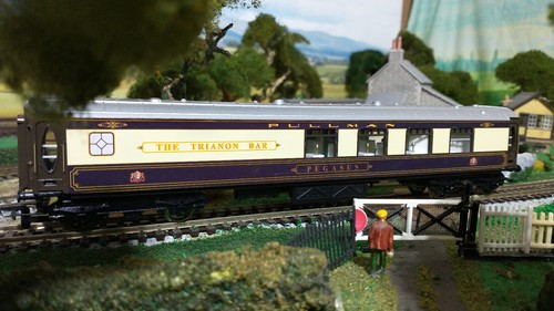 Pullman bar car - 00, 00