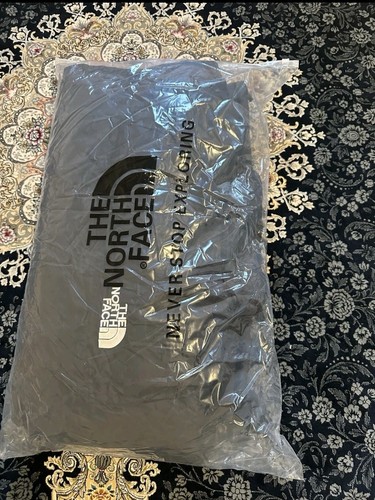 North face nuptse - 700, black
