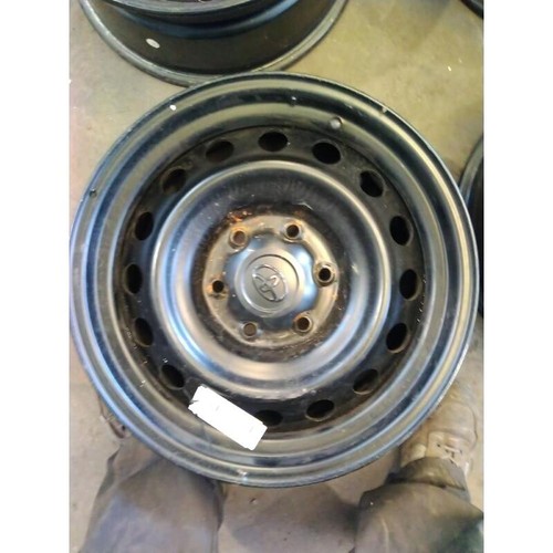 Rim wheel toyota hilux - rim,