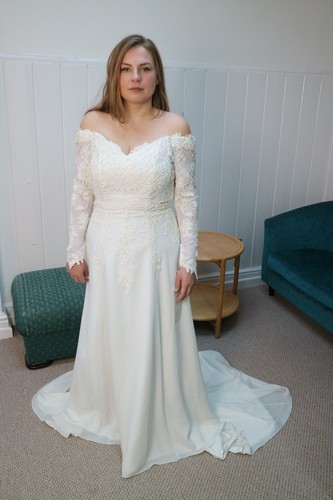 White vintage wedding dress - vintage,
