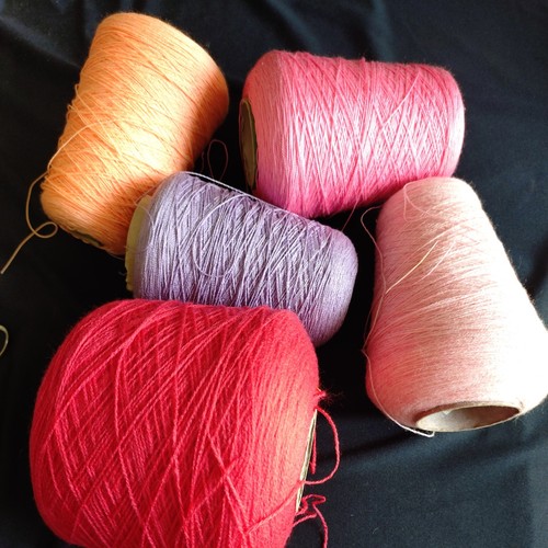 Bundle knitting machine - of,