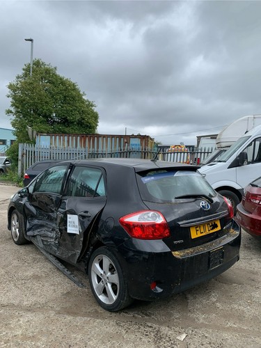 Toyota auris hybrid - mk1,