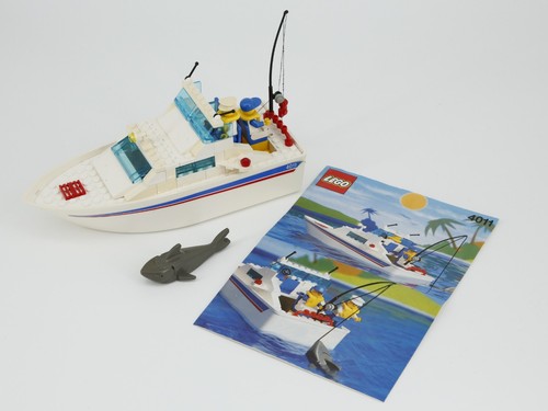 Lego boat 4011 cabin cruiser - boat,