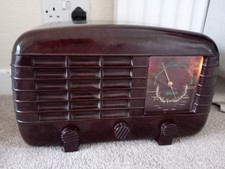 A RARE STRAD 1930'S BAKELITE RADIO