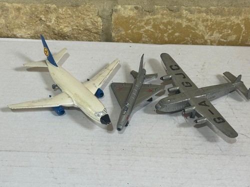 Lot with diecast airplanes - lot,