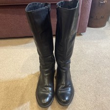 Women's Black Leather Tamaris Knee High Boots. Size 5/38