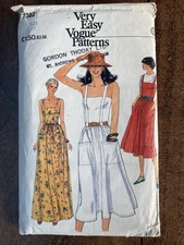 VERY EASY VOGUE SEWING PATTERN