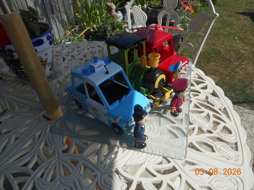 Small bundle postman pat - small,