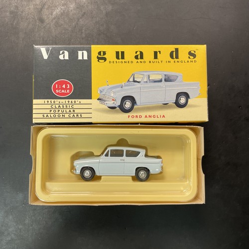 Vanguards ford anglia pale - in,