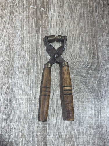 Vintage pellet would e - .22,
