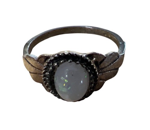 Opal style ring - ring, leaf