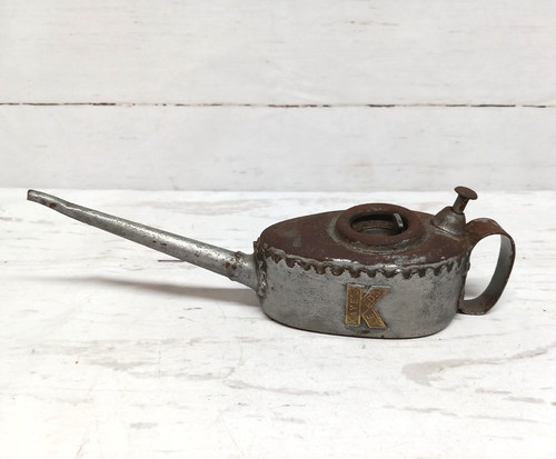 Kays antique oil can pie - can,