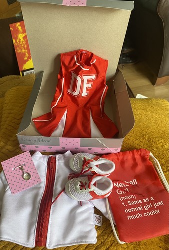 Design friend outfit boxed - friend,