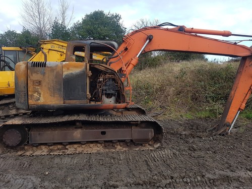 Hitachi ex135 usr excavator - usr,