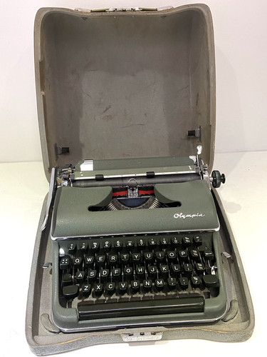 Olympia sm4 vintage typewriter - vintage,