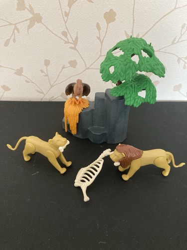 Playmobil lion lioness - lion,, and
