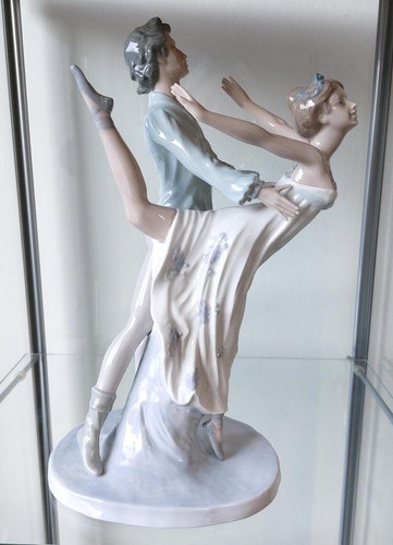 Nao lladro dancing - nao, on