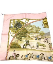 Hermes Scarf Presentation des