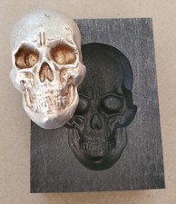 Skull 10 Ounce 3D Graphite