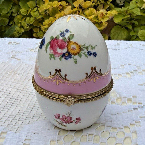 House valentina egg shaped - of, egg-shaped