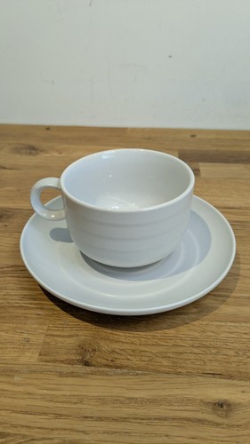Hornsea swan lake - lake, coffee