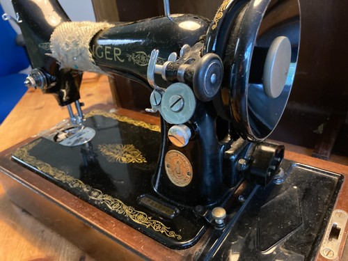 Singer sewing machine 99k