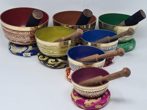 Tibetan chakra singing bowls - singing,