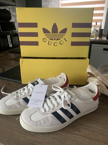 Boxed new gucci adidas gazelle - new,