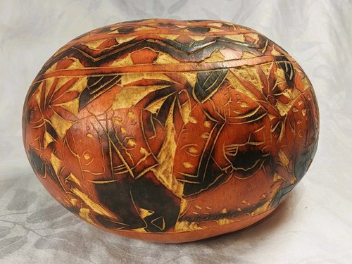 Peruvian carved gourd trinket - carved,