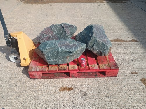 Large granite garden - garden, rocks