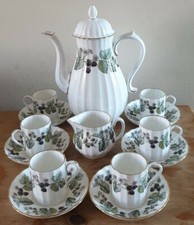 Royal Worcester Lavinia Z-2821 Demitasse Cup & Saucer Coffee Set 