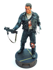 2014 SIDESHOW COLLECTIBLES TERMINATOR 2 T-800 BATTLE DAMAGED 0452/2000 BOXED